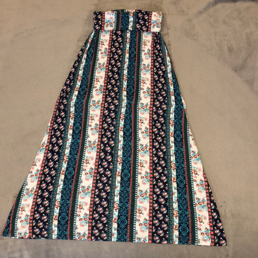 Blush bohemian floral maxi skirt, size M